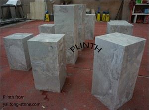 Zona del sòcol de marbre Albert Grey