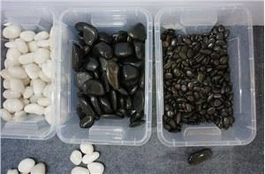 Còdols en blanc i negre per al jardí